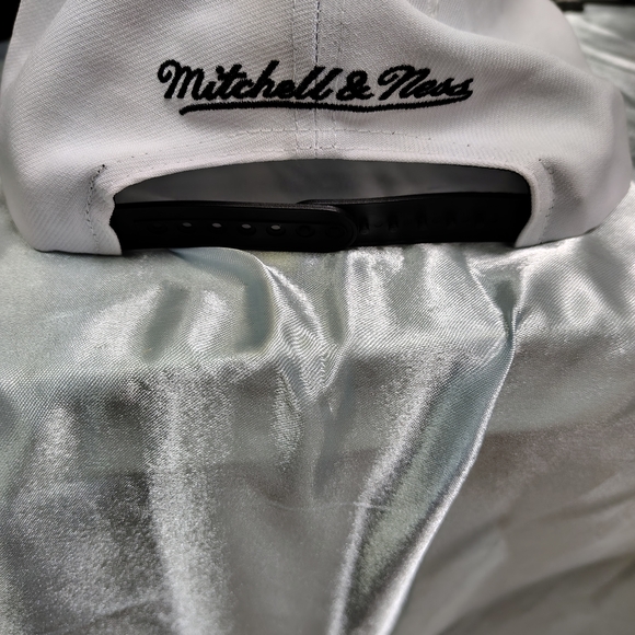 Pittsburgh Penguins Snapback Hat - Picture 2 of 3